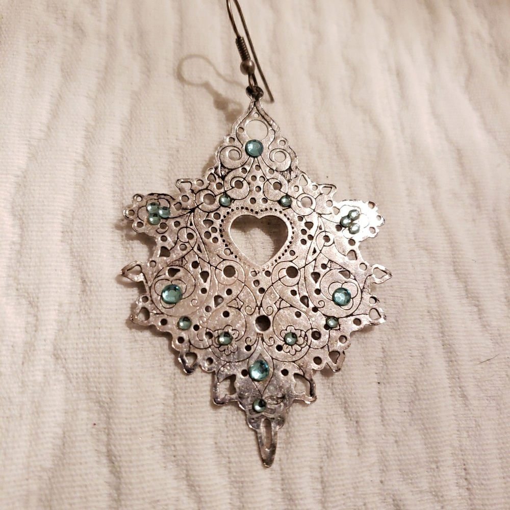 Earings - Picture 4 of 5